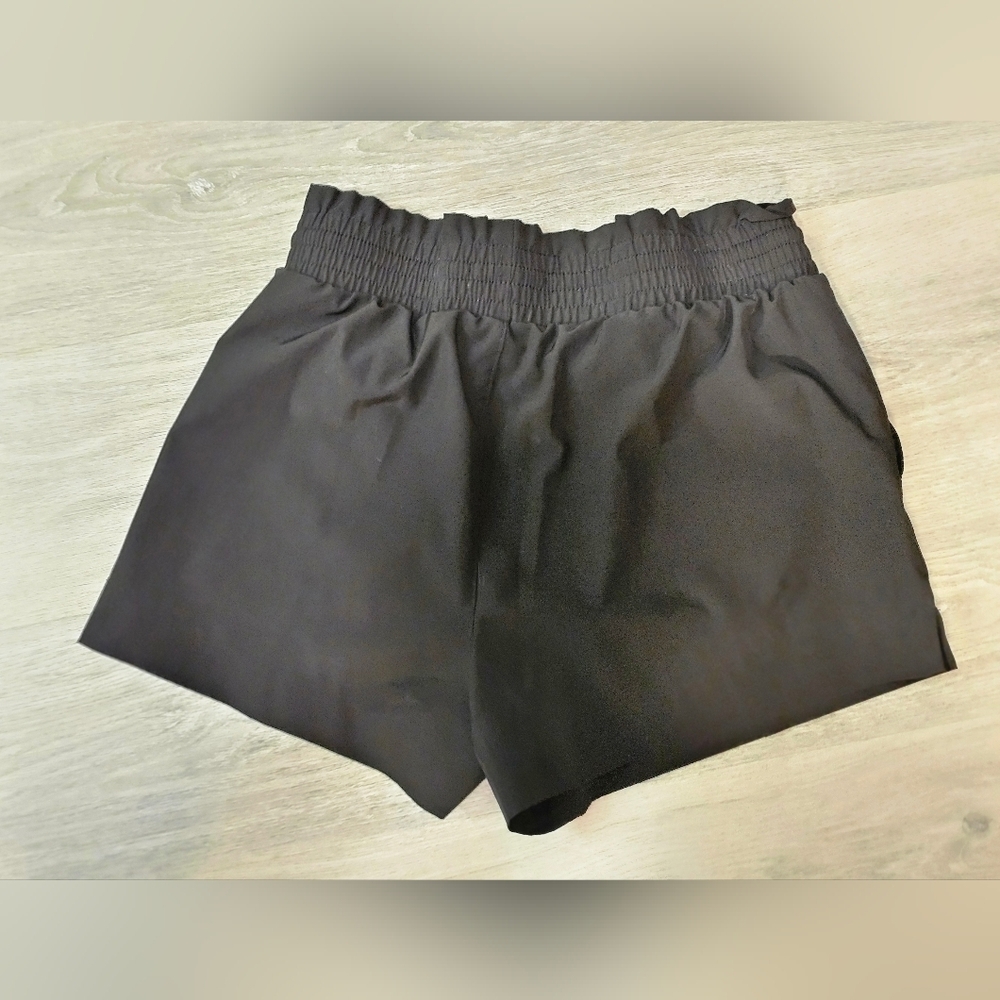 Shorts - Picture 2 of 4